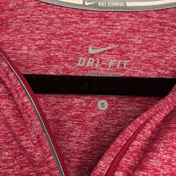 Nike Dri Fit pull over - Picture 2 of 5